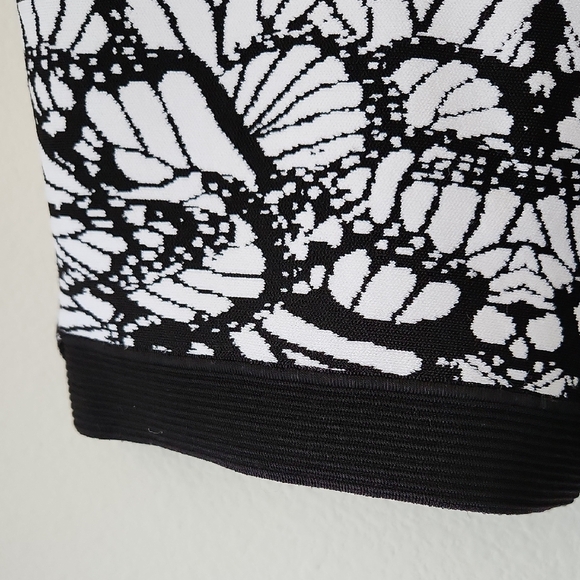 Bebe High Waist Black and White Butterfly Short Shorts with Graffiti Print Sz M - Picture 10 of 15